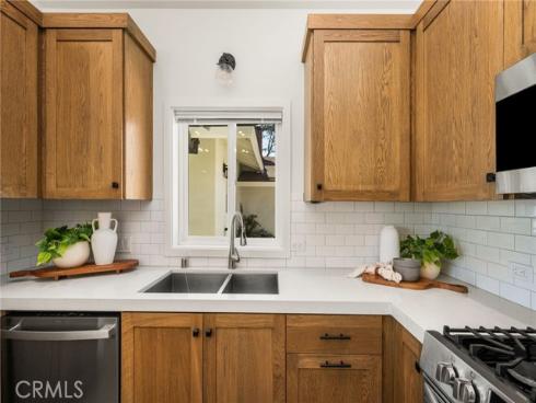 1209 E Walnut , Orange, CA