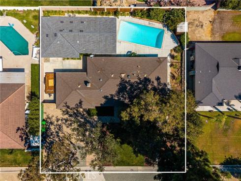 1209 E Walnut , Orange, CA