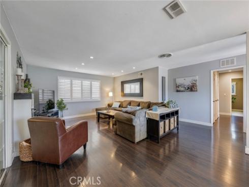 325 E Woodvale Avenue, Orange, CA