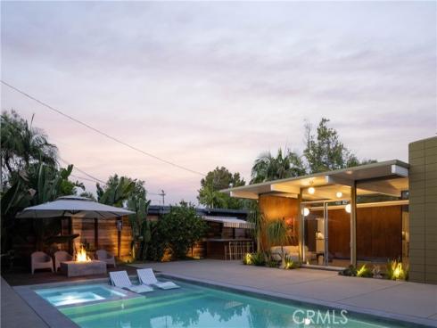 896 S. Woodland