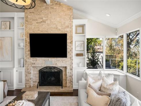 6703 E La Cumbre , Orange, CA