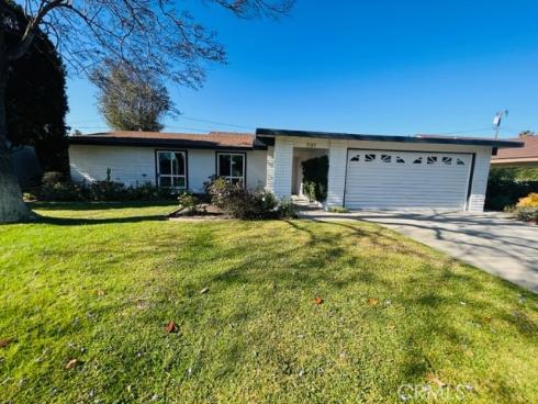 307  Fairway   Lane, Placentia, CA