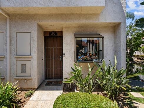 392 Hawaii Way, Placentia, CA