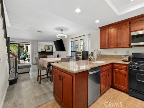 392 Hawaii Way, Placentia, CA