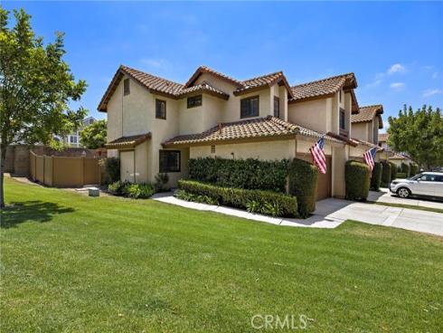 990 La Paz 49 Road, Placentia, CA