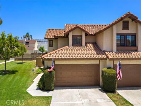 990 La Paz 49 Road, Placentia, CA