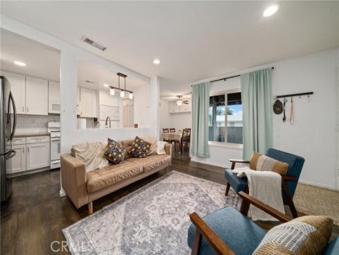 166 Southampton 21 Way, Placentia, CA