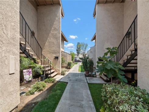 166 Southampton 21 Way, Placentia, CA