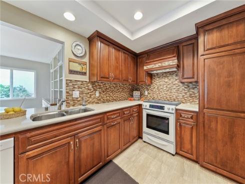 1018  Violet   Circle, Placentia, CA