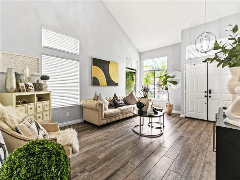 1833  Taft Ln  , Placentia, CA