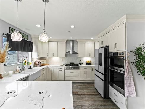 1833  Taft Ln  , Placentia, CA