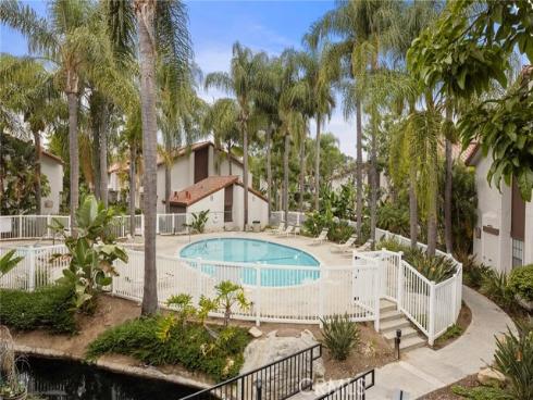 312  Molokai  , Placentia, CA