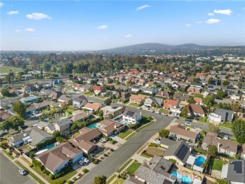 242  Garfield  , Placentia, CA