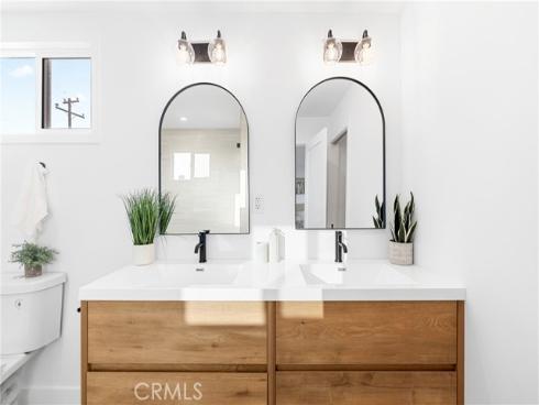 242  Garfield  , Placentia, CA