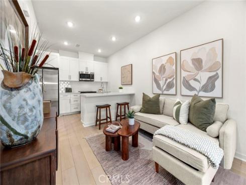 1964 Via De La Luna , Placentia, CA