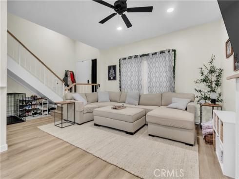 325 E Chapman  B , Placentia, CA