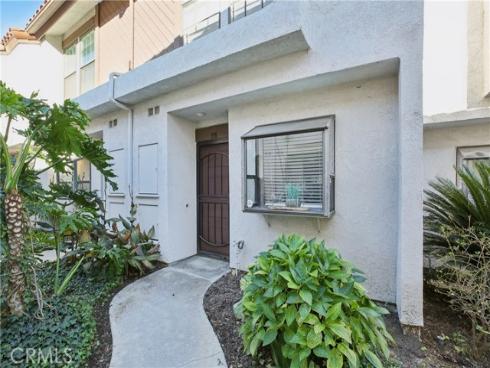 338  Molokai  , Placentia, CA