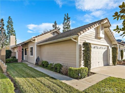 1050  Holt  , Placentia, CA