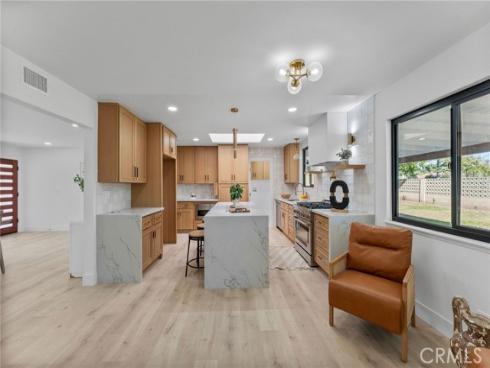 1248  Carlsbad  , Placentia, CA