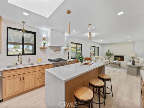 1248  Carlsbad  , Placentia, CA