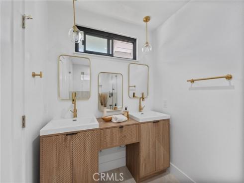 1248  Carlsbad  , Placentia, CA