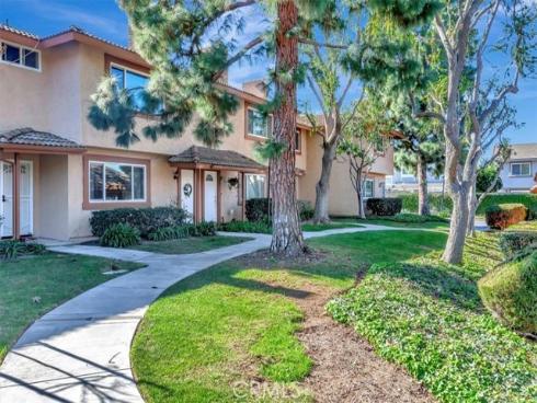2067  Bay Meadows   Drive, Placentia, CA