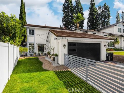 180  Horseshoe  , Placentia, CA