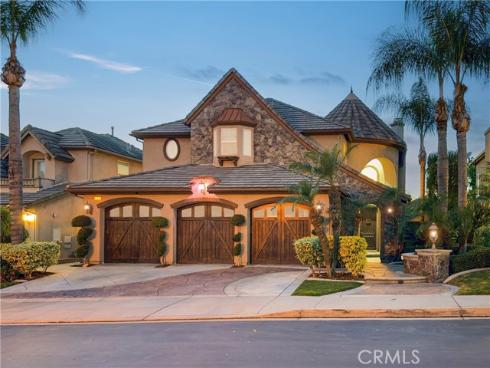 525 Dickinson Circle