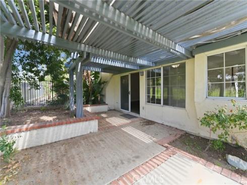 1000  Henrietta  , Placentia, CA