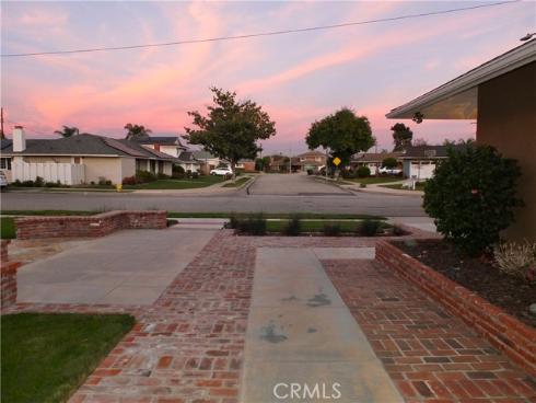 1819  Cambridge  , Placentia, CA