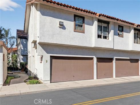 304  Molokai  , Placentia, CA