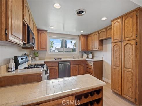 1384  Roxborough  , Placentia, CA