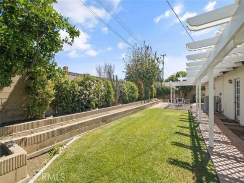 1384  Roxborough  , Placentia, CA