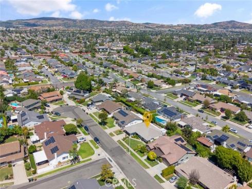1384  Roxborough  , Placentia, CA