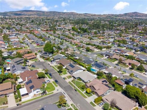 1384  Roxborough  , Placentia, CA