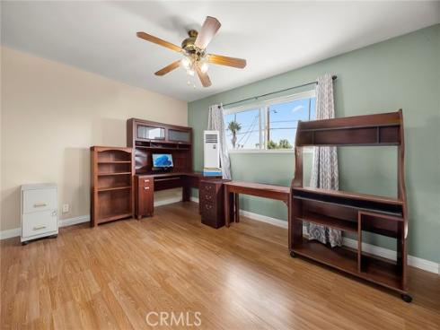 718  Kenoak  , Placentia, CA