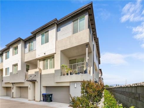 1570  Topeka  8  Avenue, Placentia, CA