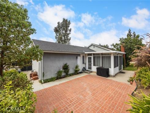 1136 Nottingham Way, Placentia, CA