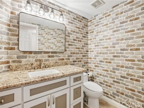 1215  Holt  , Placentia, CA