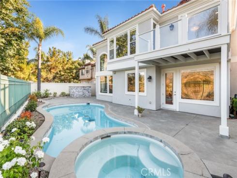 40  Barneburg  , Rancho Santa Margarita, CA