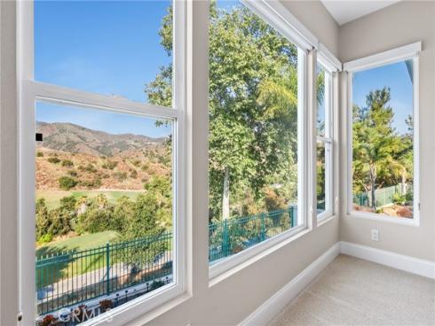 40  Barneburg  , Rancho Santa Margarita, CA