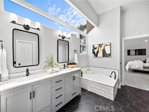 21495 Silvertree Lane, Rancho Santa Margarita, CA