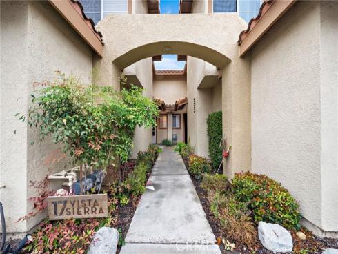 17  Vista Sierra  16 , Rancho Santa Margarita, CA