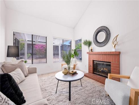 16 Snowberry , Rancho Santa Margarita, CA