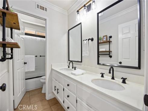 18 Via Tigra , Rancho Santa Margarita, CA