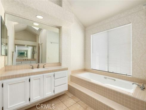 61 Summitcrest , Rancho Santa Margarita, CA