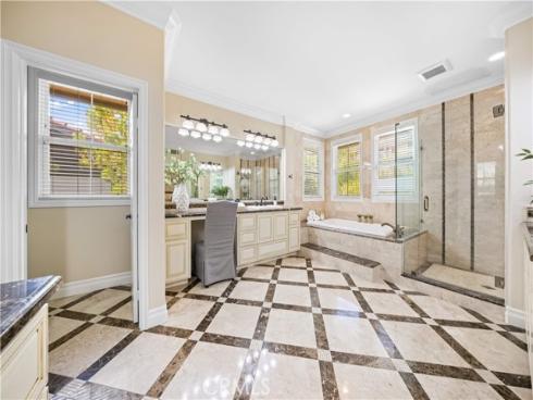 10 Summit Court, Rancho Santa Margarita, CA