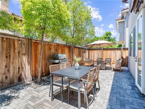 33 Willowbrook Lane, Rancho Santa Margarita, CA