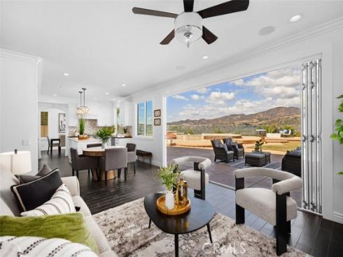 2  Via Bandada  , Rancho Santa Margarita, CA