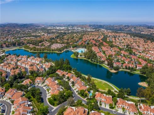 27  Via Lavendera  , Rancho Santa Margarita, CA